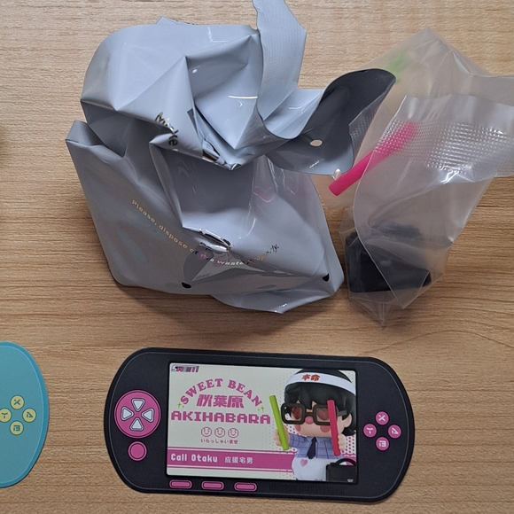 Pop Mart Sweet Bean Akihabara Call Otaku Figure - Picture 1 of 1